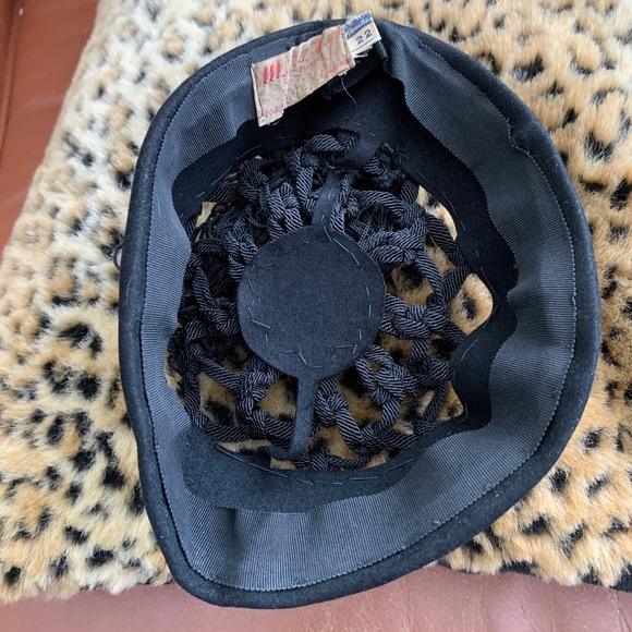 Vintage 1943 Black Macrame Wool Hat with Tassel Marshall Fields Chicago - Picture 8 of 9